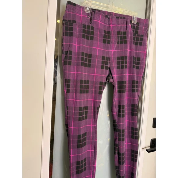 Terra & Sky Plus 1X Purple Black Plaid Leggings - Picture 3 of 8